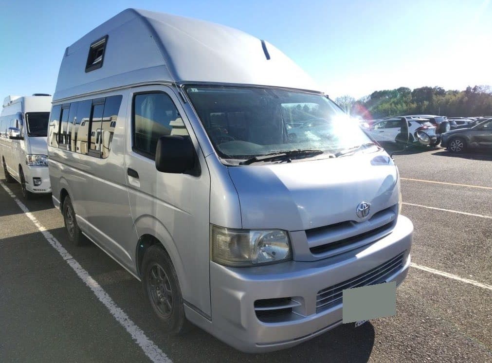 Toyota , sesuai untuk road trip, cuti keluarga atau couple getaway.