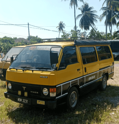 Classic Toyota Hiace Campervan – Simple, Cozy & Ready for Adventure